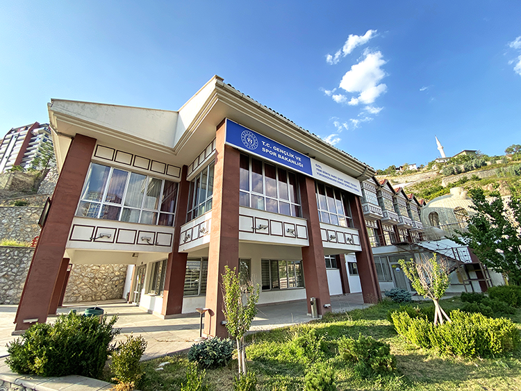 Şehit Ahmet Özsoy Yükseköğrenim Erkek Öğrenci Yurdu Anasayfa Yurtlar Şehit Ahmet Özsoy Yükseköğrenim Erkek Öğrenci Yurdu