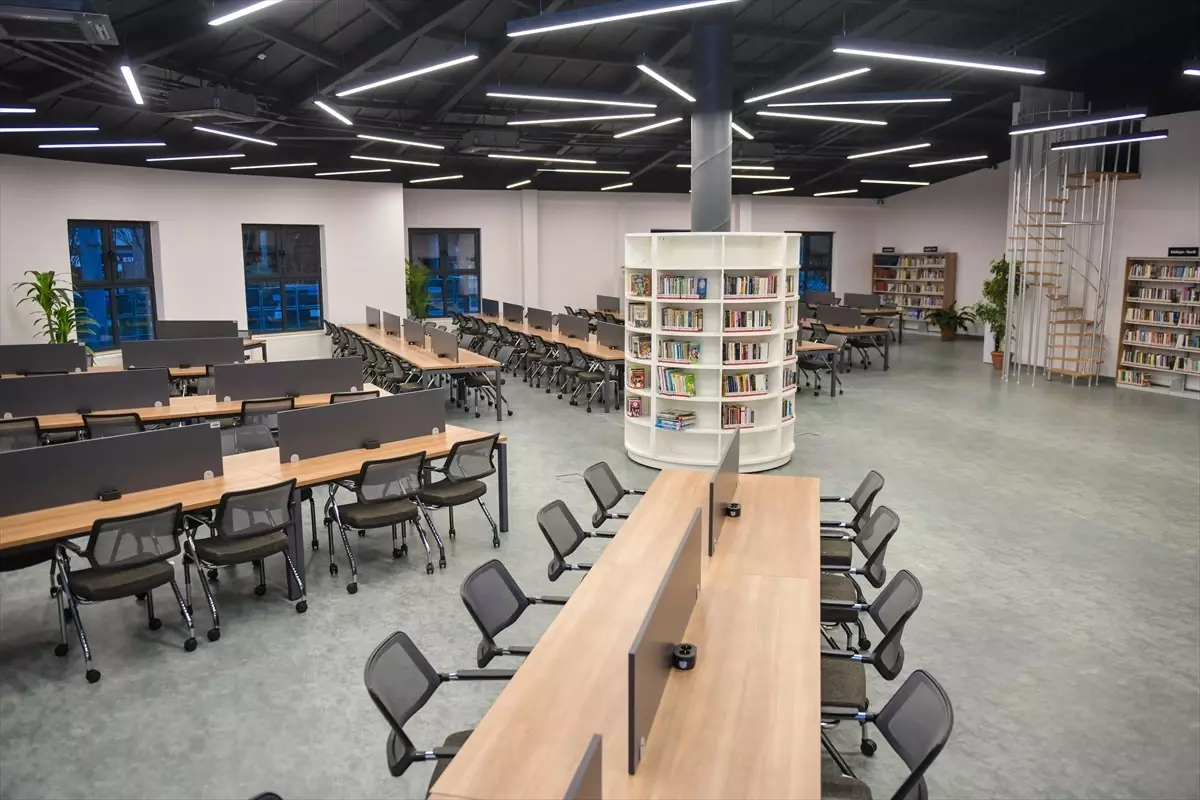  جامعة إسطنبول إسنيورت-İSTANBUL ESENYURT ÜNİVERSİTESi