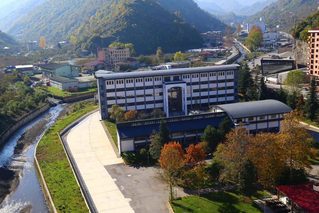 جامعة أوراسيا - Avrasya Üniversitesi