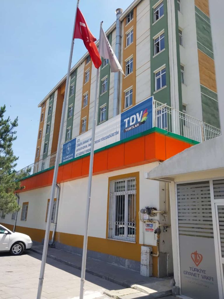 TÜRKİYE DİYANET VAKFI KAYSERİ KEMAL İMAMTORUNU YÜKSEKÖĞRENİM KIZ ÖĞRENCİ YURDU