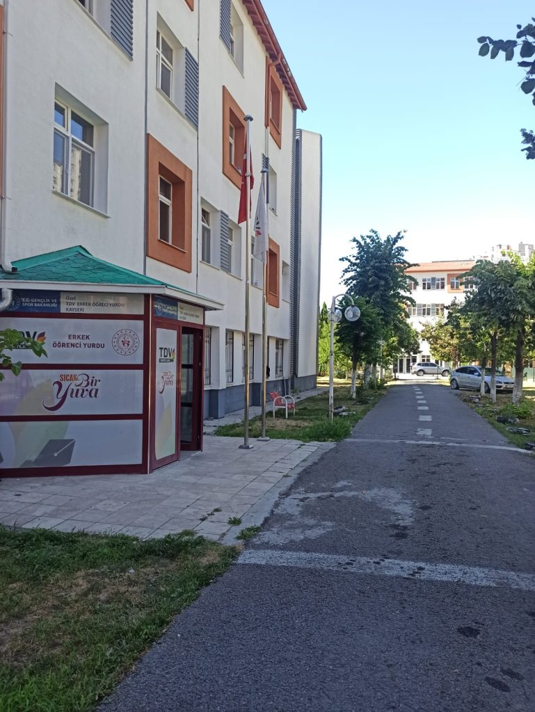 سكن وقف الديانة التركي  قيصري للتعليم العالي للذكور-TÜRKİYE DİYANET VAKFI KAYSERİ YÜKSEKÖĞRENİM ERKEK ÖĞRENCİ YURDU 