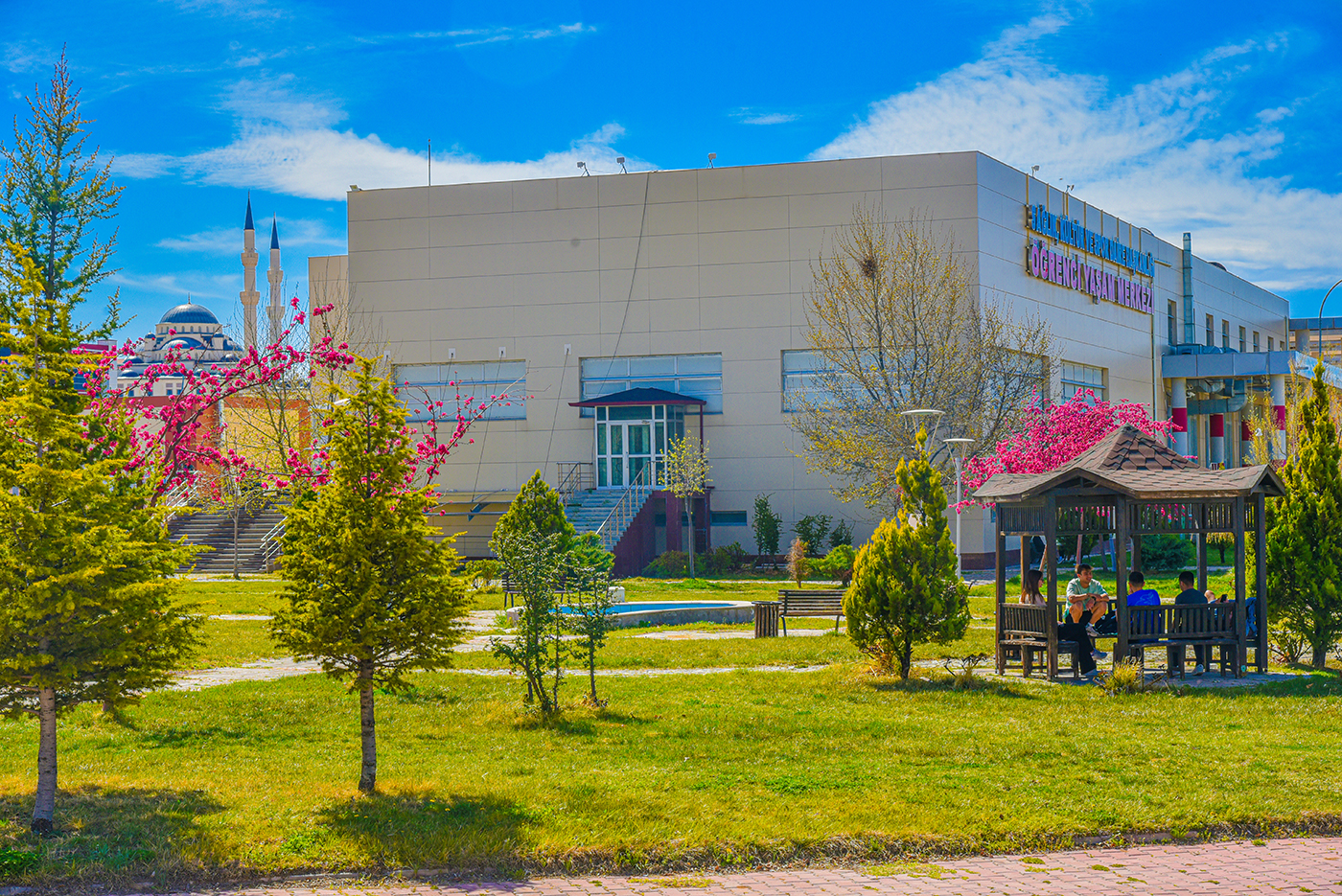 جامعة كارامان -KARAMANOĞLU MEHMETBEY ÜNIVERSITESİ