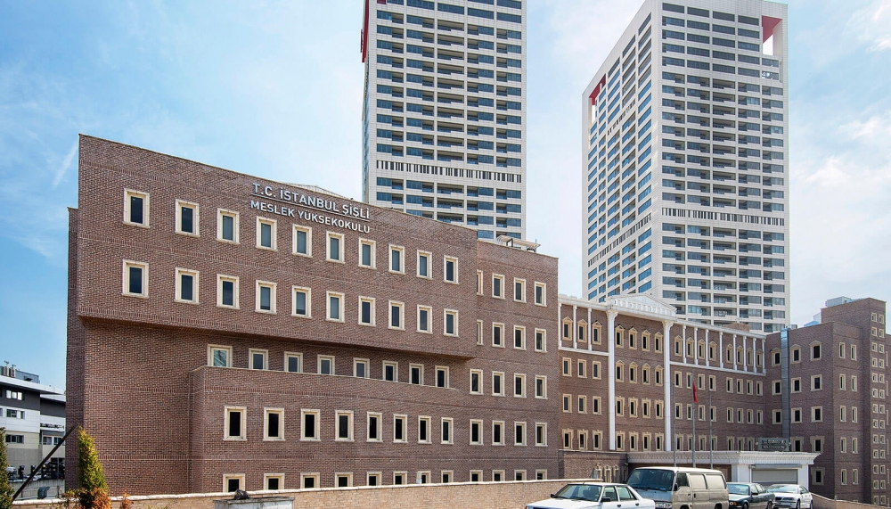 مدرسة إسطنبول شيشلي المهنية -İSTANBUL ŞİŞLİ MESLEK YÜKSEKOKULU