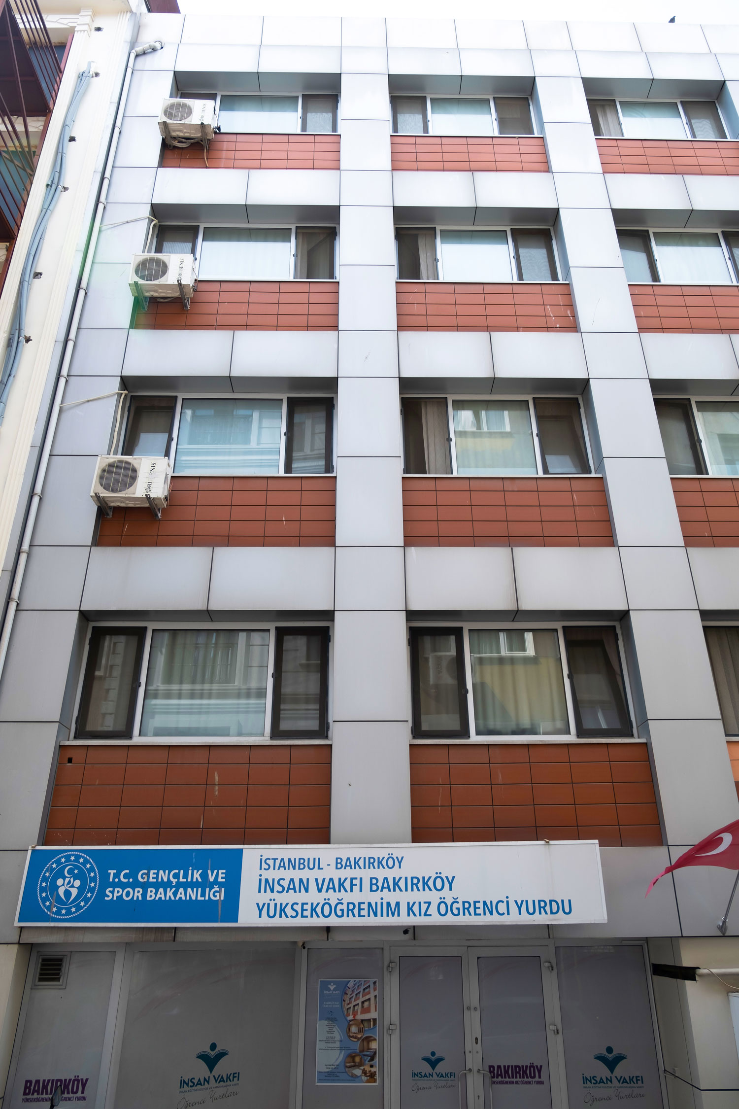 Özel İnsan Vakfı Bakırköy Yükseköğretim Kız Öğrenci Yurdu