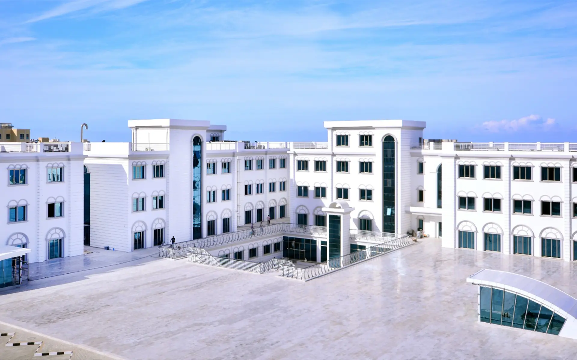 جامعة كيرينيا الخاصة - Girne Üniversitesi