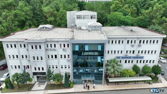 جامعة كارادينيز التقنية - Karadeniz Teknik Üniversitesi