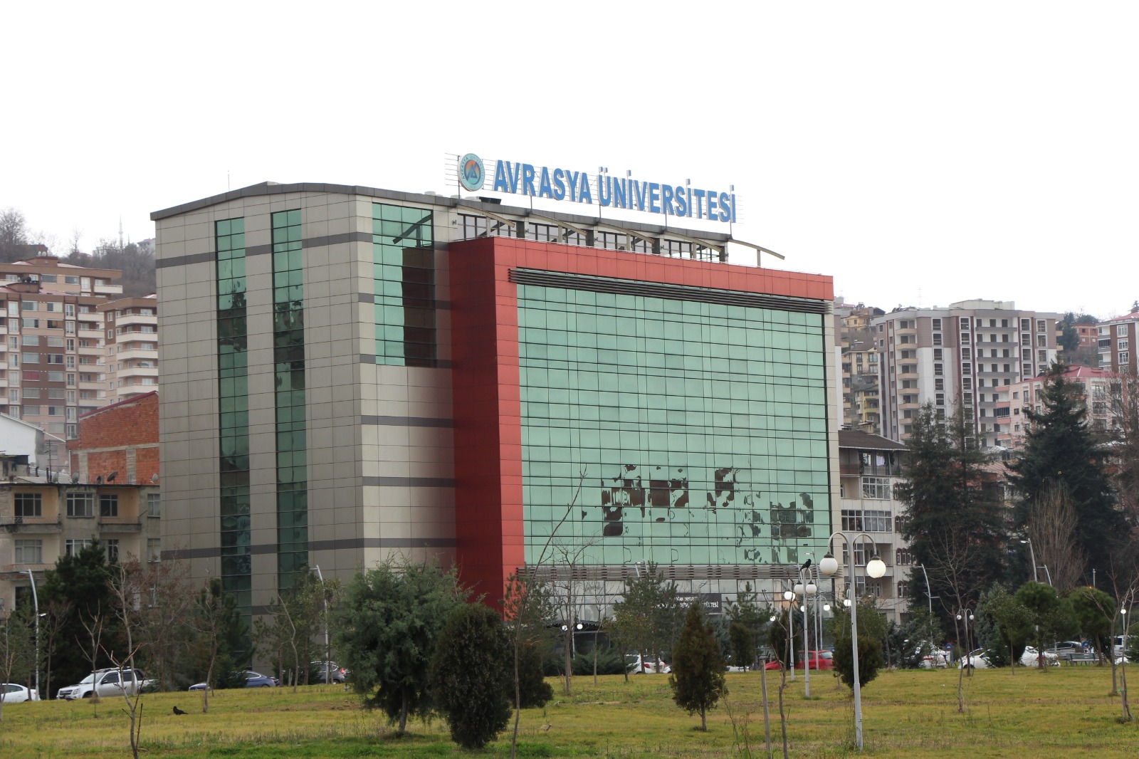 جامعة أوراسيا - Avrasya Üniversitesi