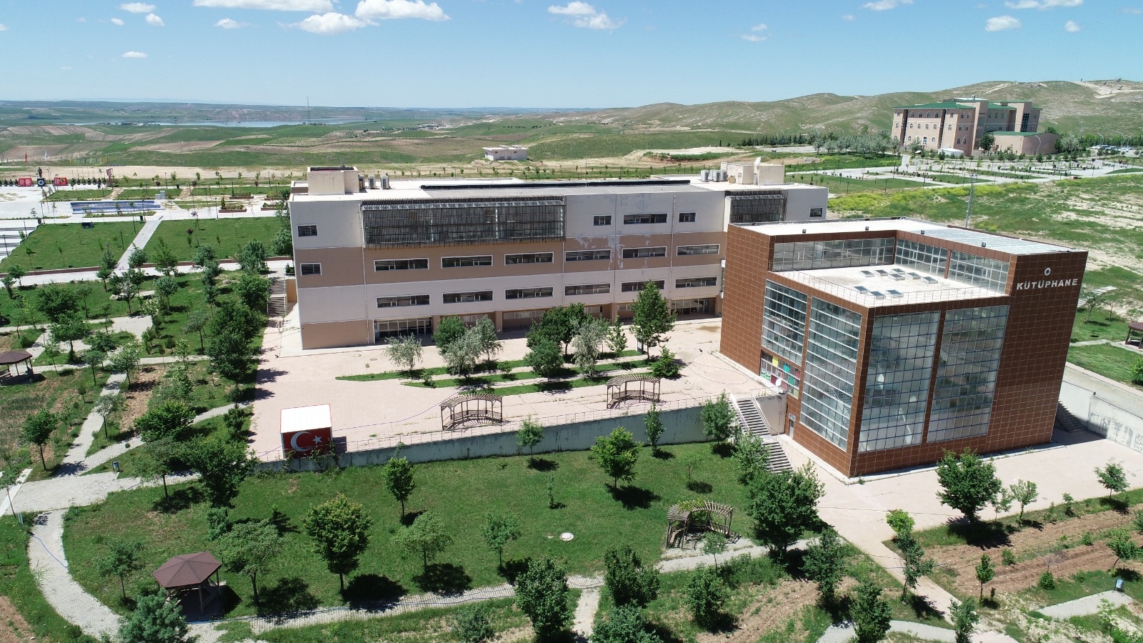 جامعة باتمان - Batman Üniversitesi