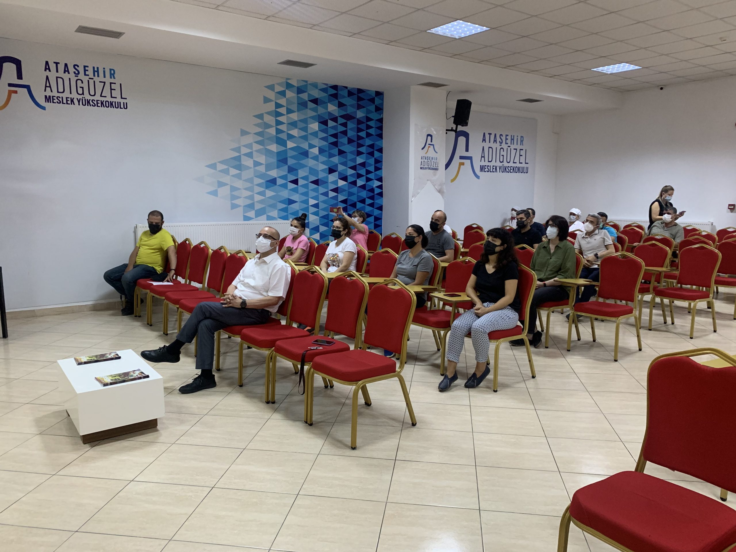 ATAŞEHİR ADIGÜZEL MESLEK YÜKSEKOKULU _ المدرسة المهنية العليا أديغوزَل - أتاشهير  