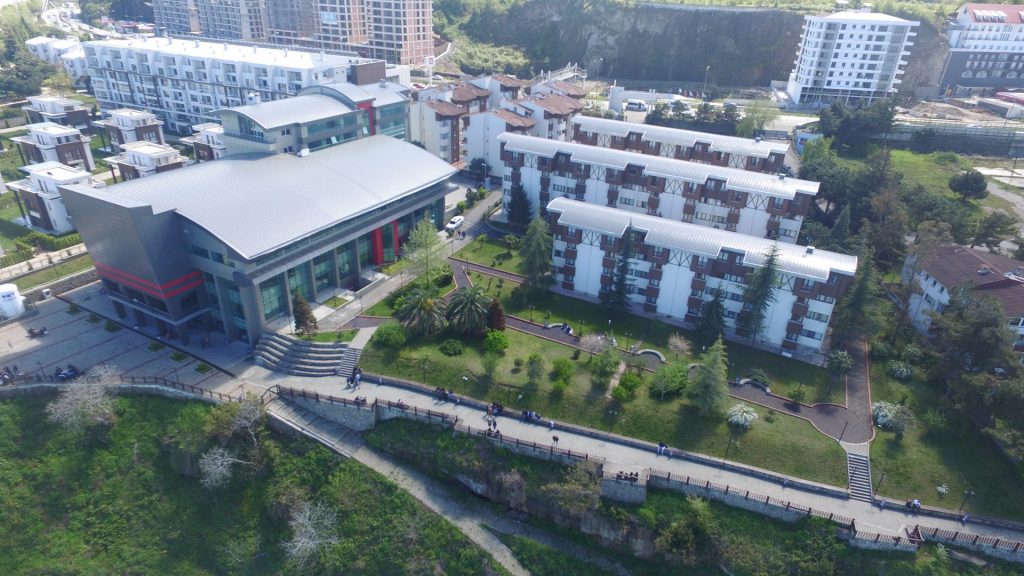 جامعة أوراسيا - Avrasya Üniversitesi