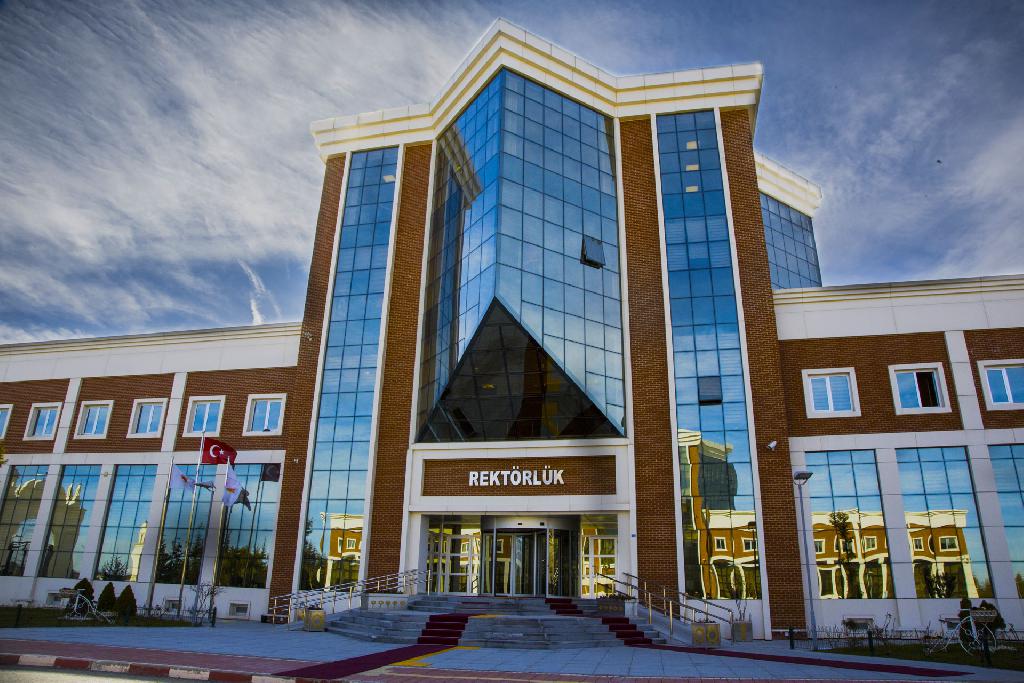 جامعة بيلجيك - Bilecik Şeyh Edebali Üniversitesi