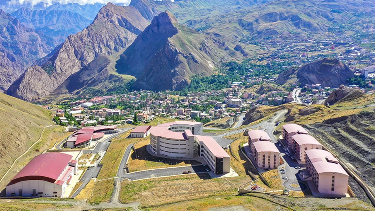 جامعة هكاري – HAKKARI ÜNIVERSITESİ