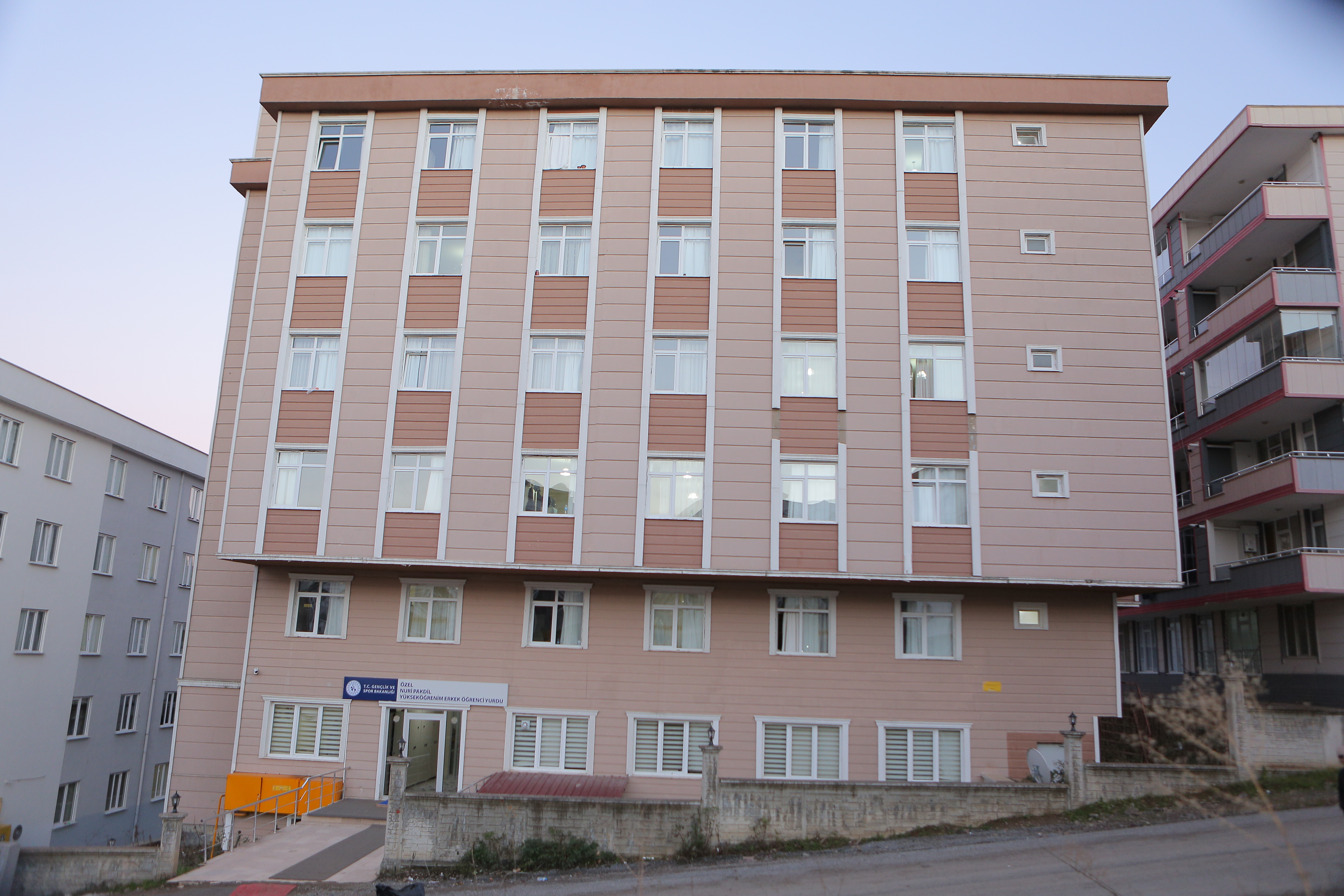 Nuri Pakdil Yükseköğretim Erkek Öğrenci Yurdu