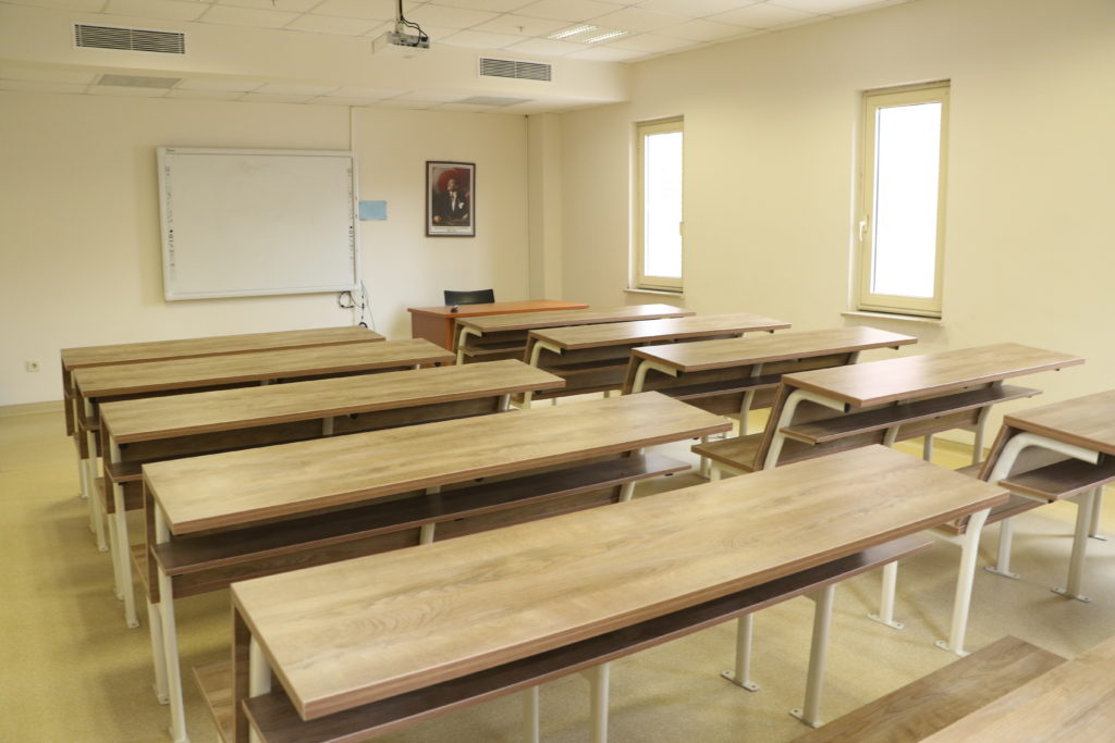 مدرسة إسطنبول شيشلي المهنية -İSTANBUL ŞİŞLİ MESLEK YÜKSEKOKULU