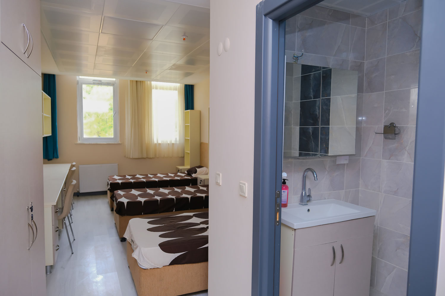 Özel İnsan Vakfı Prof. Dr. Ahmet Haluk Dursun Yükseköğretim Erkek Öğrenci Yurdu