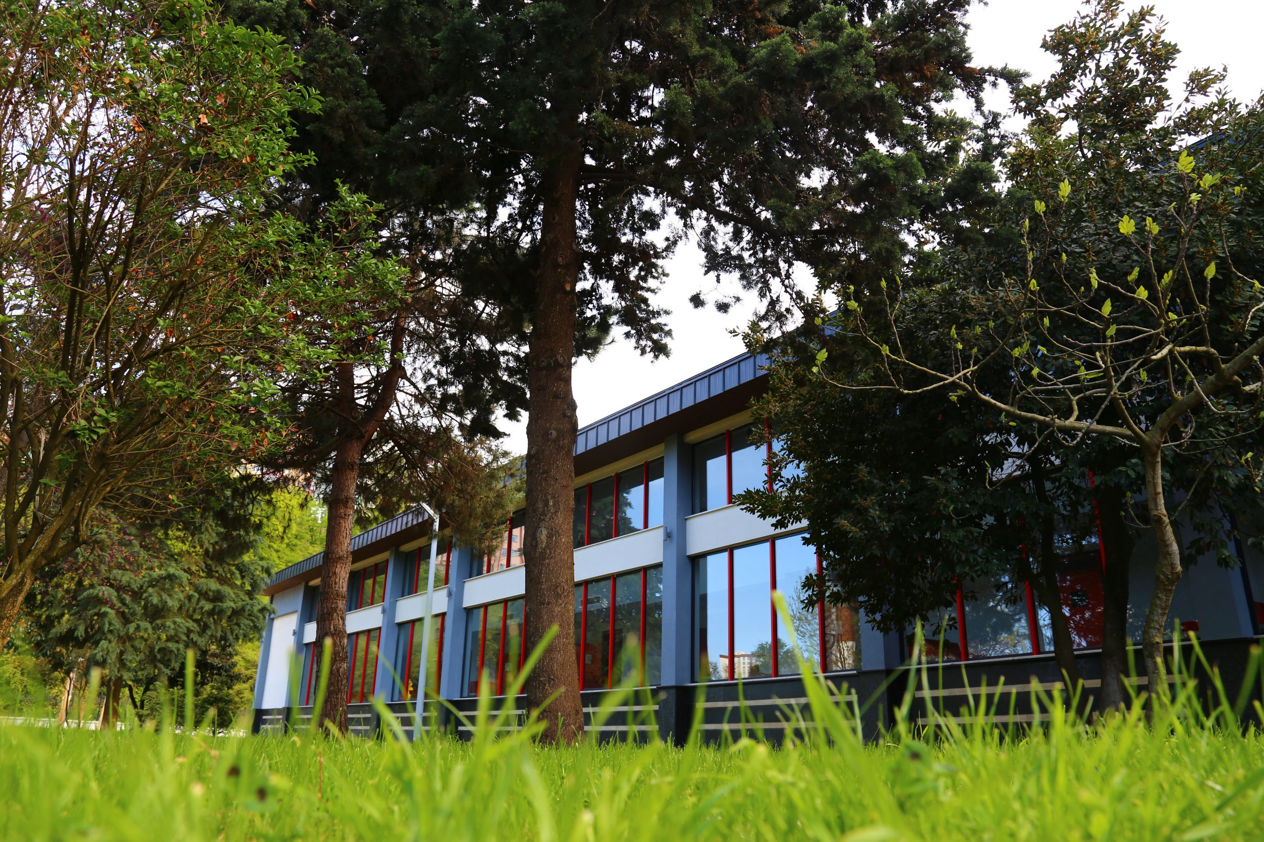 جامعة أوراسيا - Avrasya Üniversitesi